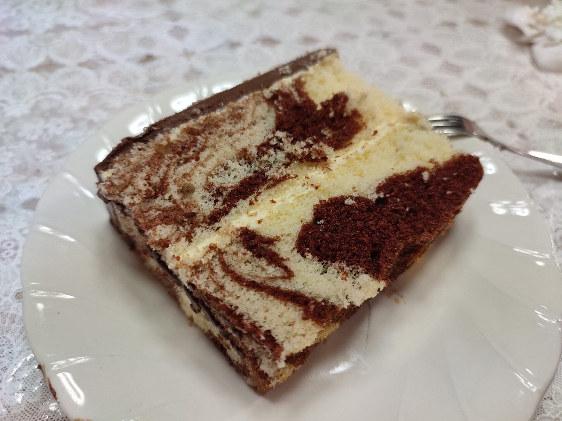 マーブルケーキをカットした様子