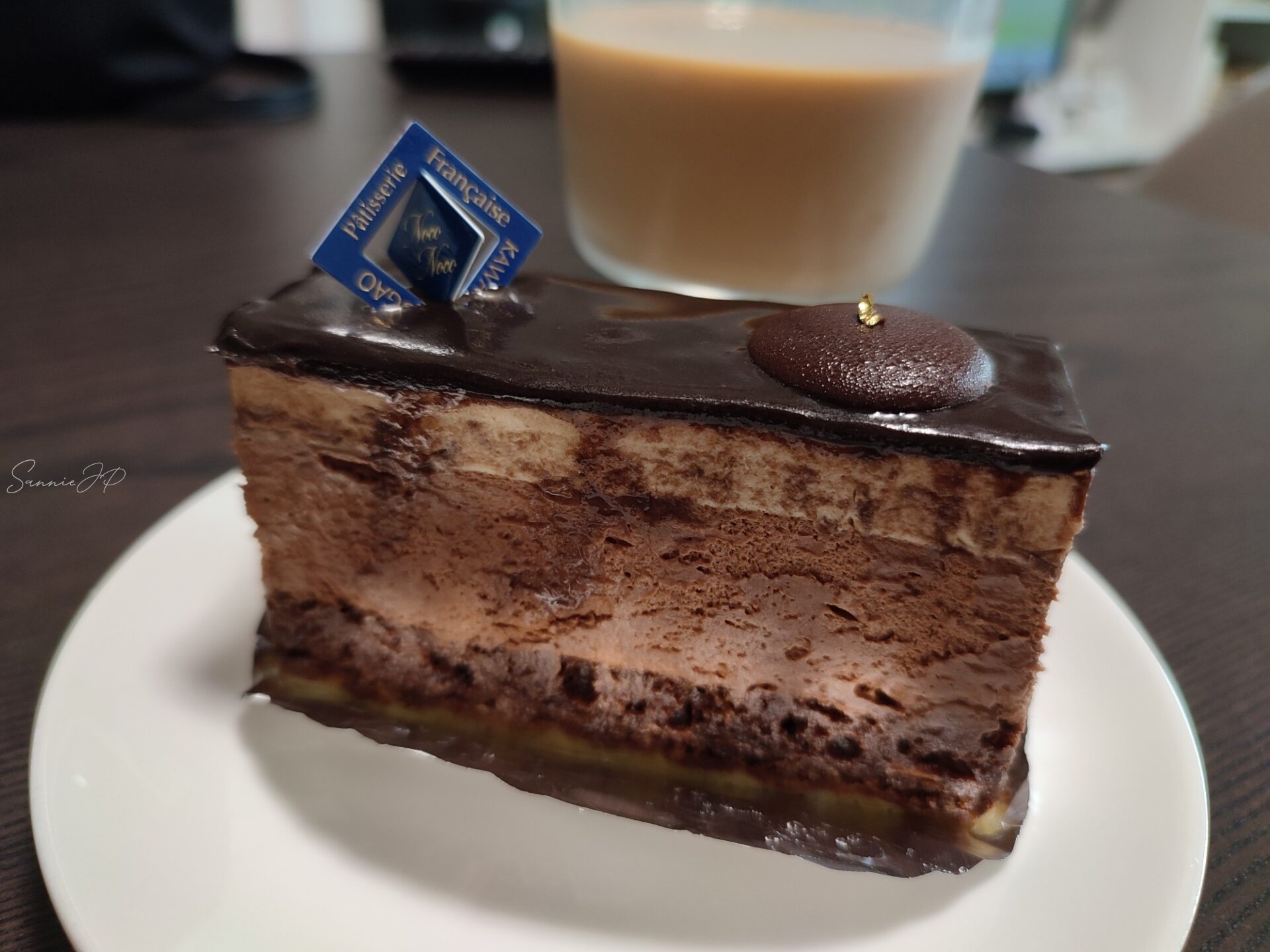パティスリーノコノコのケーキ「ジャック」の層が見えるカット断面