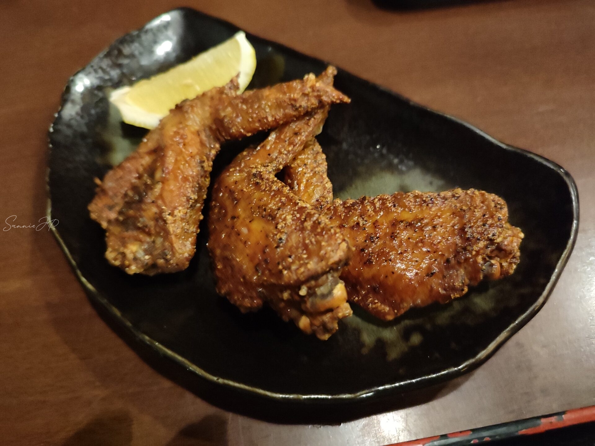 東京都稲城市・南多摩のスーパー銭湯「季乃彩(ときのいろどり)」館内レストランの手羽先の唐揚げ|ジューシーで香ばしい人気メニュー