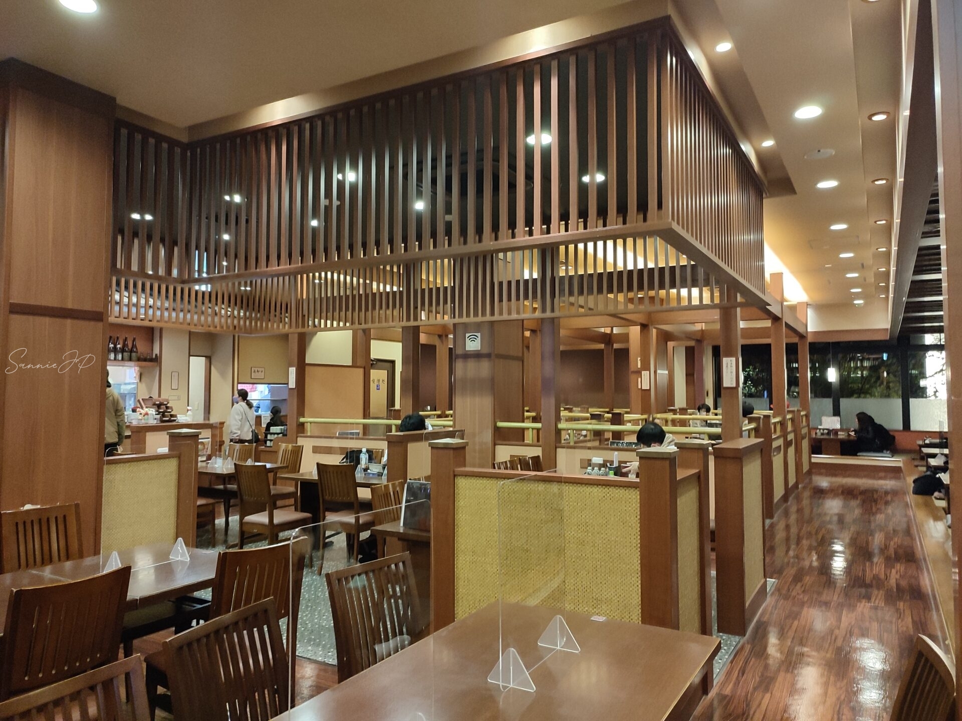 東京都稲城市・南多摩のスーパー銭湯「季乃彩(ときのいろどり)」館内レストラン|座席数も多く食事や休憩をゆったり楽しめる温泉施設