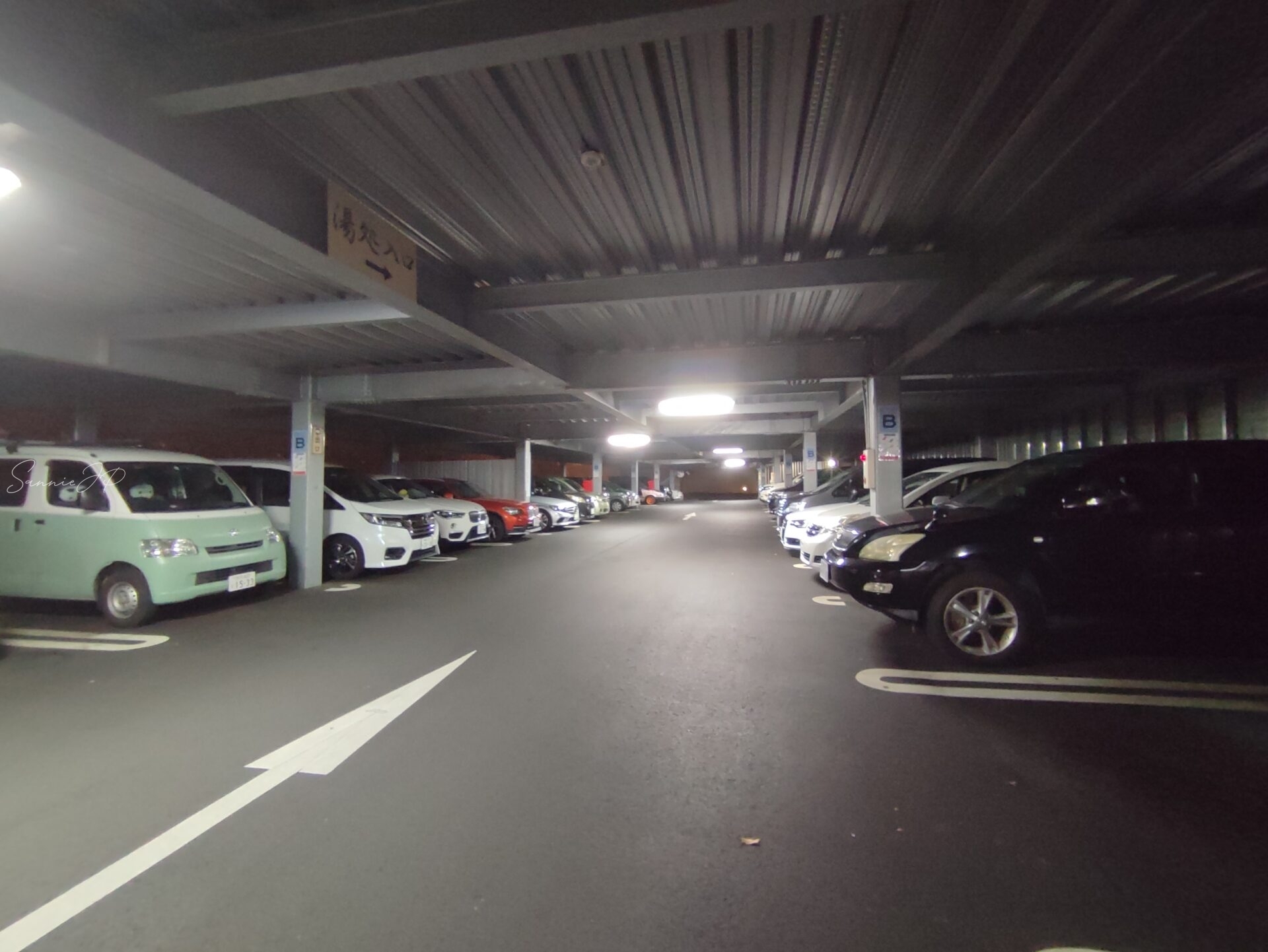 東京都稲城市・南多摩の天然温泉「季乃彩(ときのいろどり)」駐車場|スーパー銭湯利用者に便利な無料大型パーキング