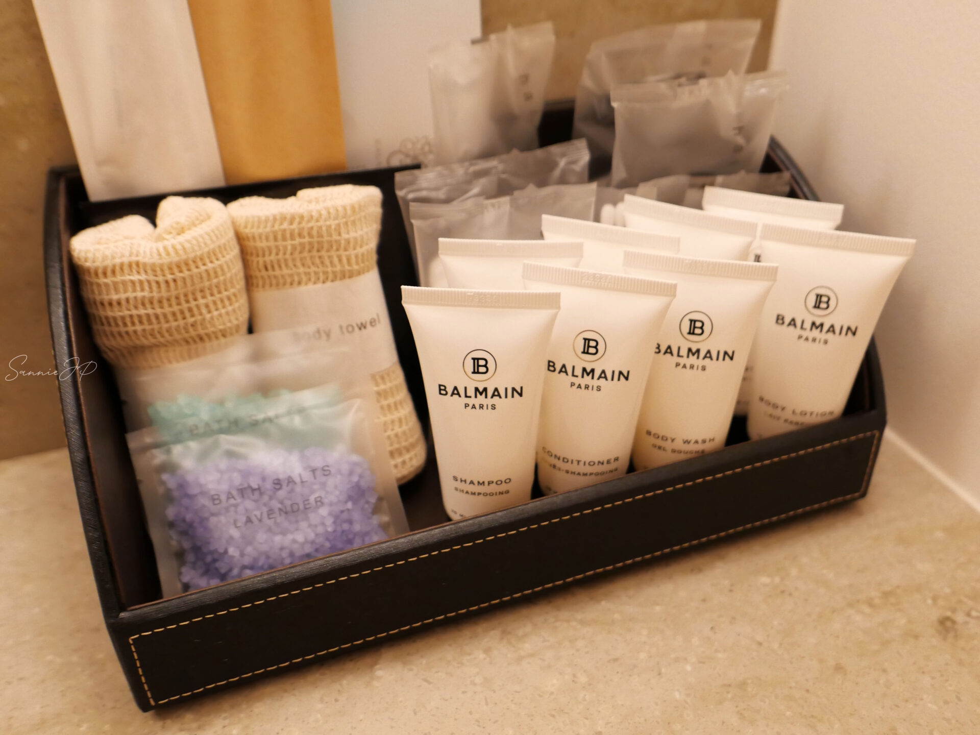 ホテルアラマンダ青山のアメニティセット。華やかな香りと上品なデザインが気分を高めてくれる。