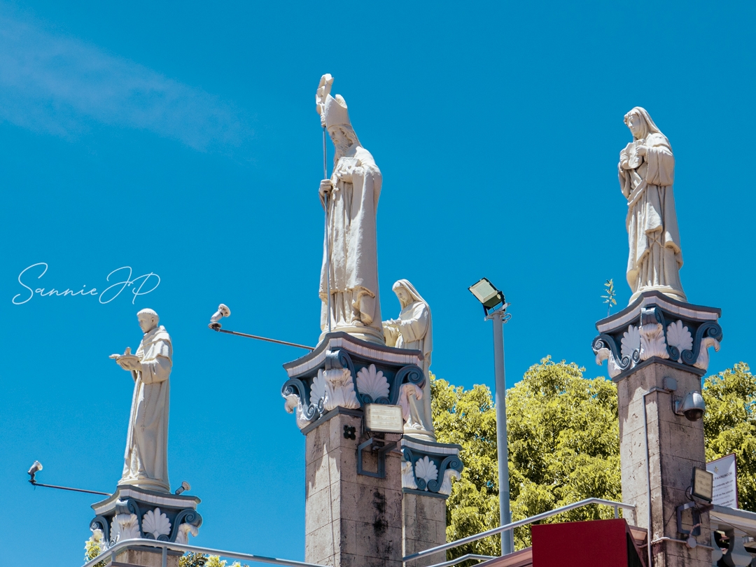 フィリピン　セブ島　マクタン島　サント・ニーニョ教会　観光　聖人像