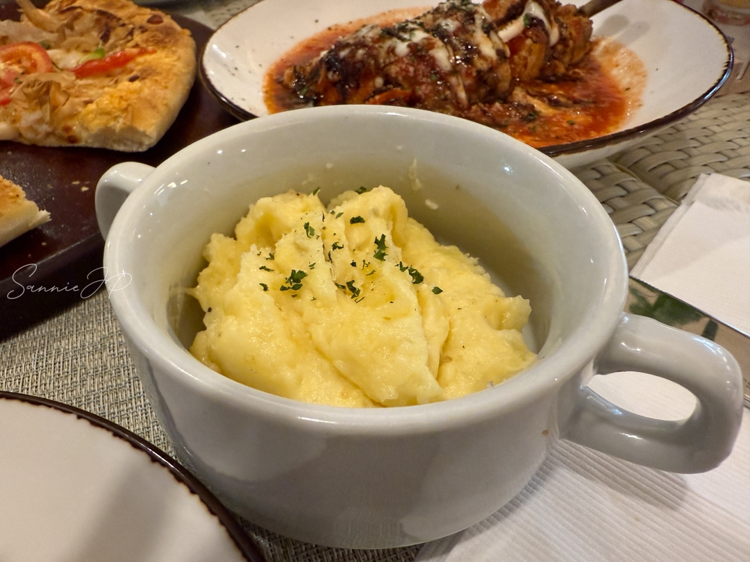 フィリピン　セブ島　マクタン島　Bluewater Maribago　Pizzeria Delfino's　マッシュポテト