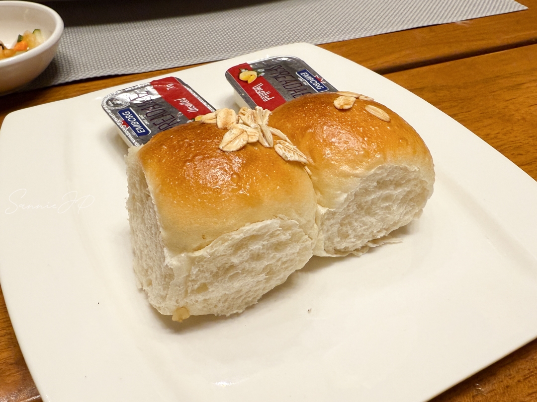 フィリピン セブ島 マクタン島 TheCoveLiveSeafoodRestaurant BluewaterMaribago パン