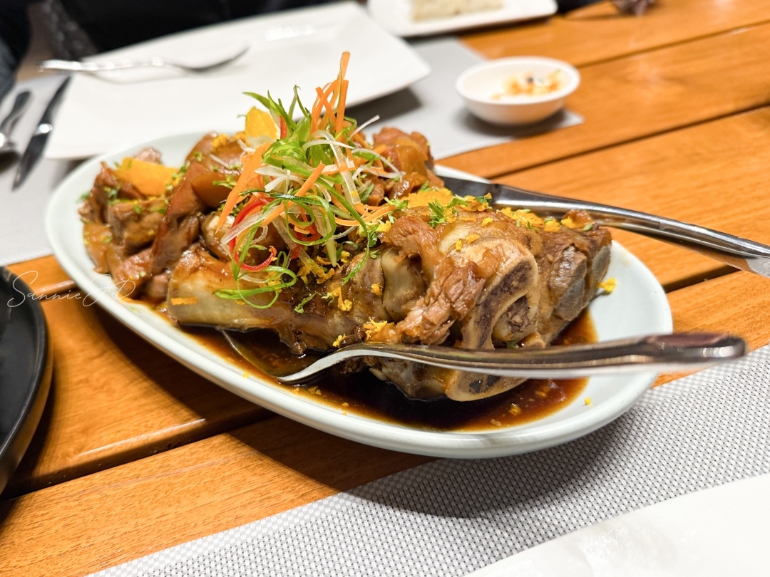 フィリピン セブ島 マクタン島 TheCoveLiveSeafoodRestaurant BluewaterMaribago 豚肉料理