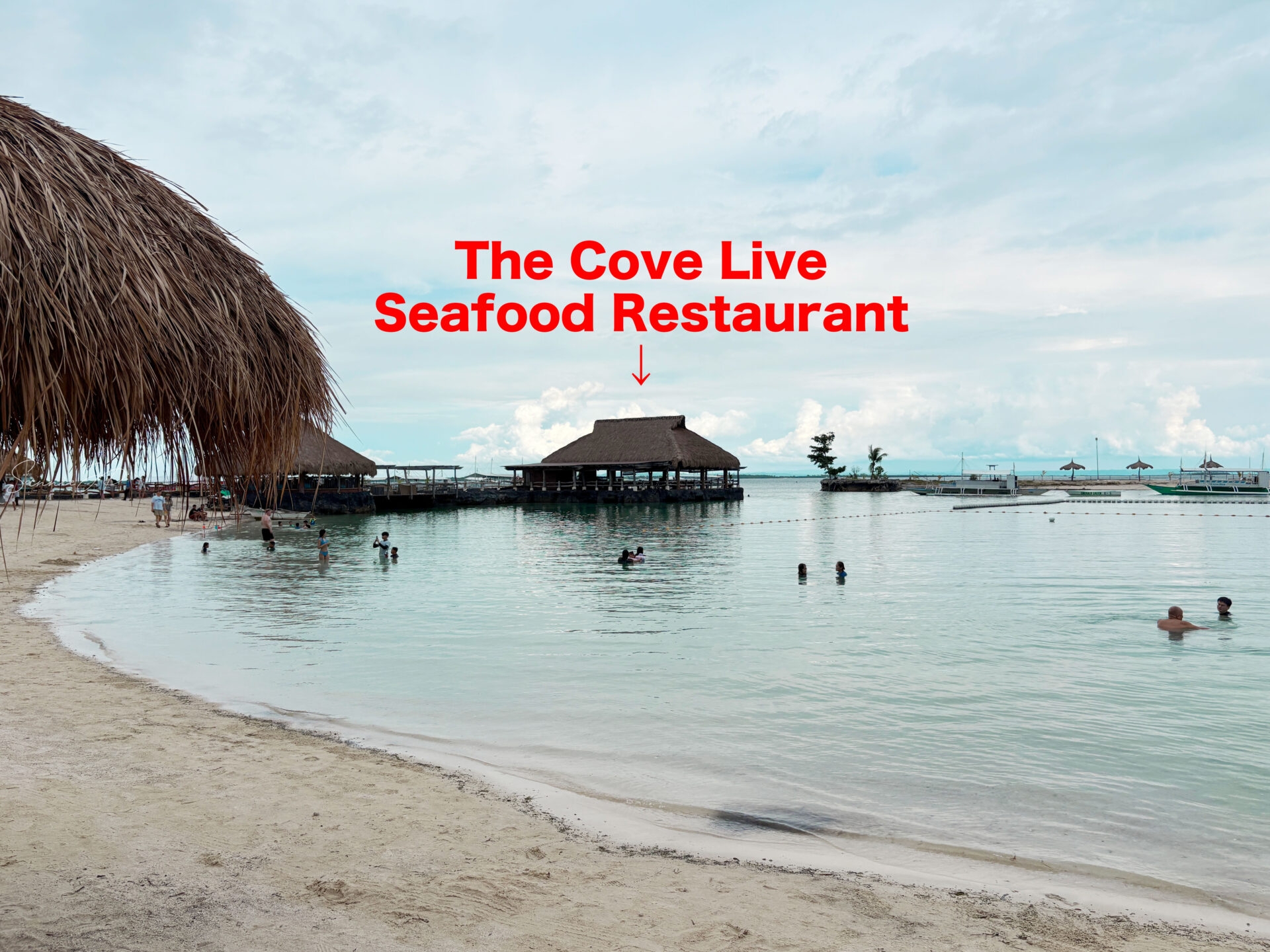 フィリピン セブ島 マクタン島 TheCoveLiveSeafoodRestaurant BluewaterMaribago ビーチから見た位置