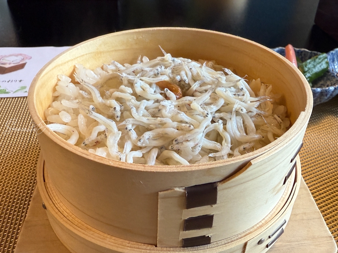 とうふ屋うかい鷺沼店のしらすご飯