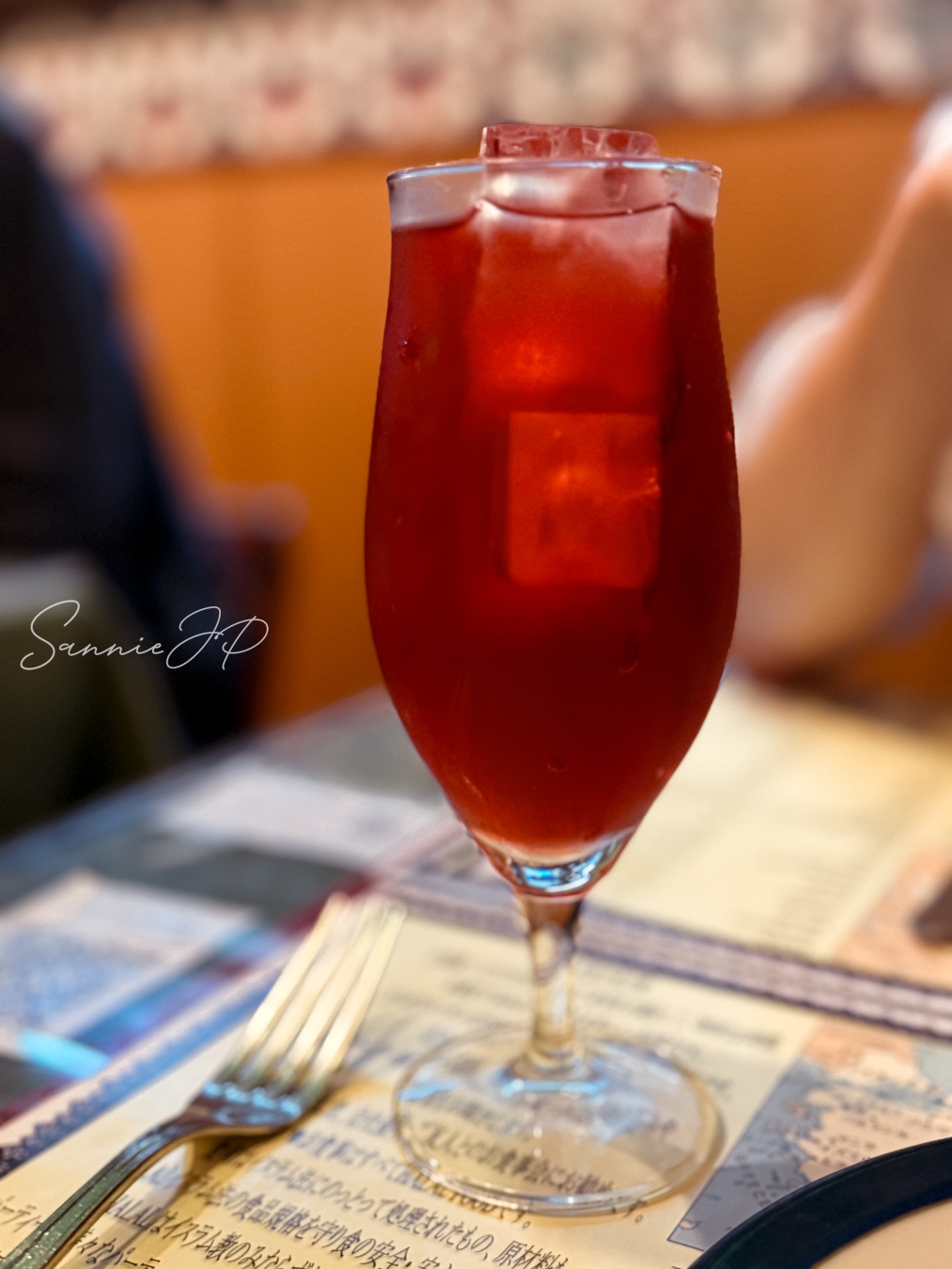 ボスポラス ハサン 新宿店で飲んだ爽やかな酸味のザクロジュース