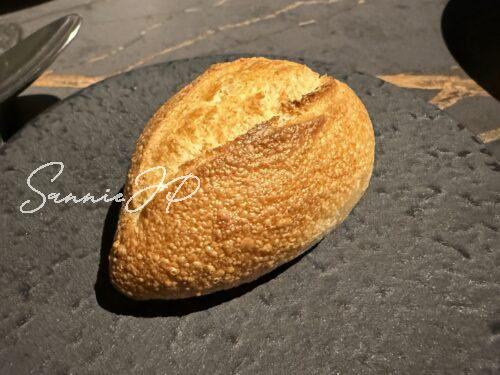 サブゼロの付け合せのパン