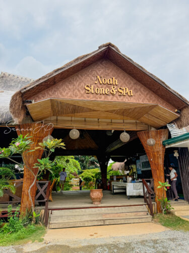 Noah Stone and Spa Resortのエントランス