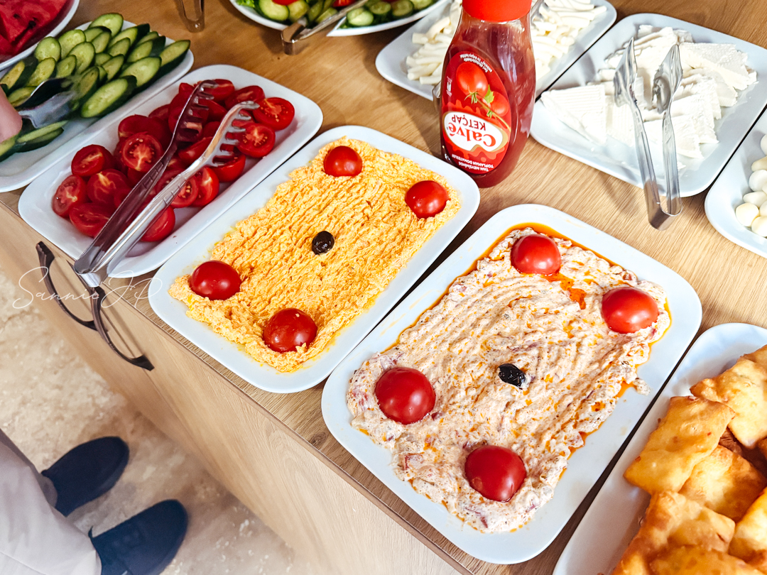 トルコ ギョレメ カッパドキア Majestic Cave Houseの朝食ラインナップ