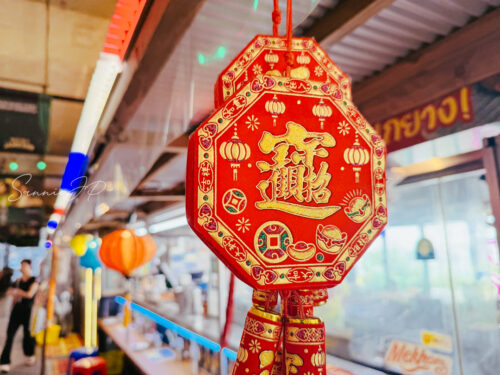 下北沢 タイ屋台999 (カオカオカオ) 店頭の装飾