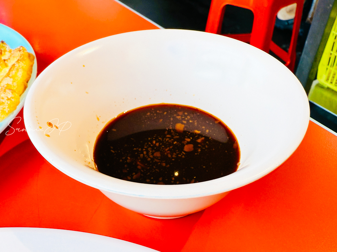 下北沢 タイ屋台999 (カオカオカオ) カオマンガイ たれ