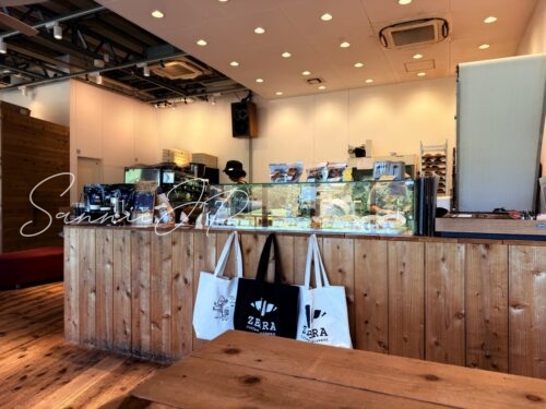 ZEBRA Coffee & Croissant 稲城中央公園店のレジ周り