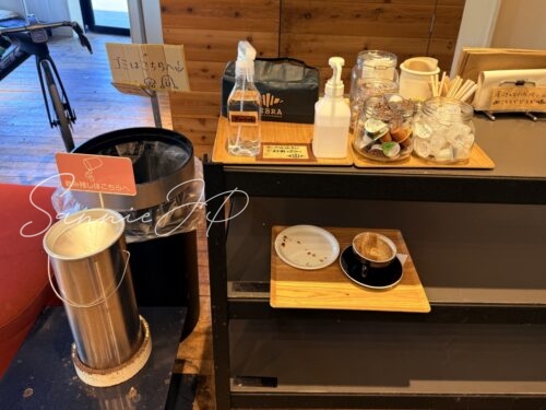 ZEBRA Coffee & Croissant 稲城中央公園店の返却口