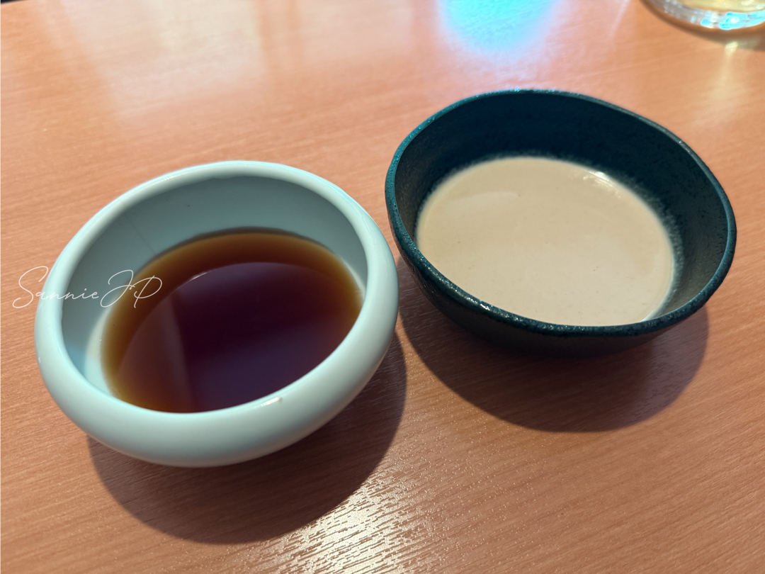 ポン酢とごまだれで味わう。気分で選べる二つの定番