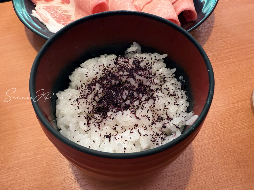 ゆかりの香る白ごはん。素朴でほっとする湯上がりの相棒