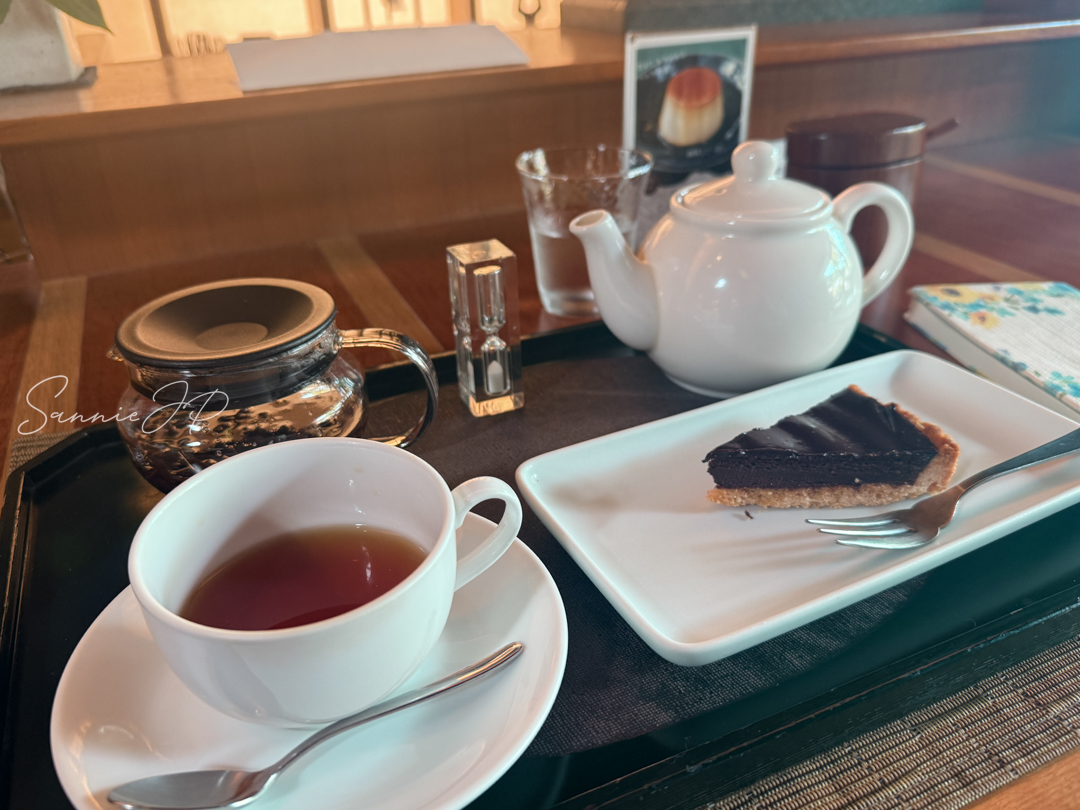 濃厚チョコケーキと紅茶。日帰り温泉の締めに甘いご褒美