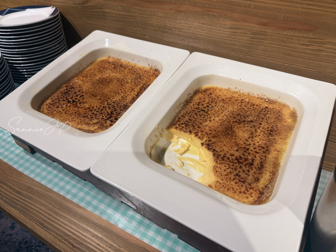 かぼちゃプリンの表面｜カラメルを炙った香ばしさが魅力の濃厚プリン