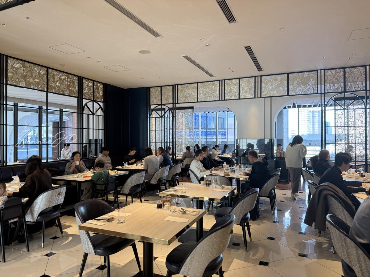 Allday Dining Paradeの複数人で利用しやすいテーブル席