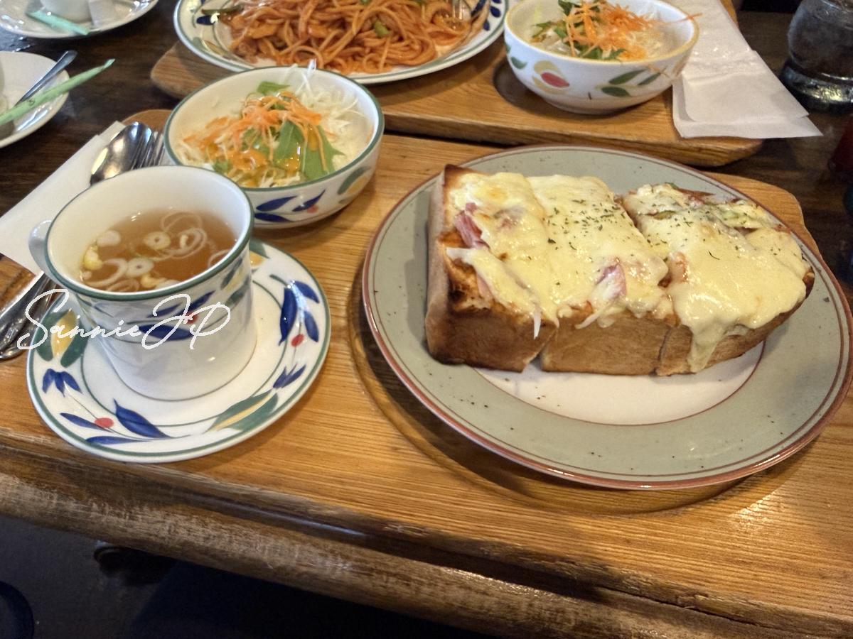 ピザトーストとサラダ・スープのセット