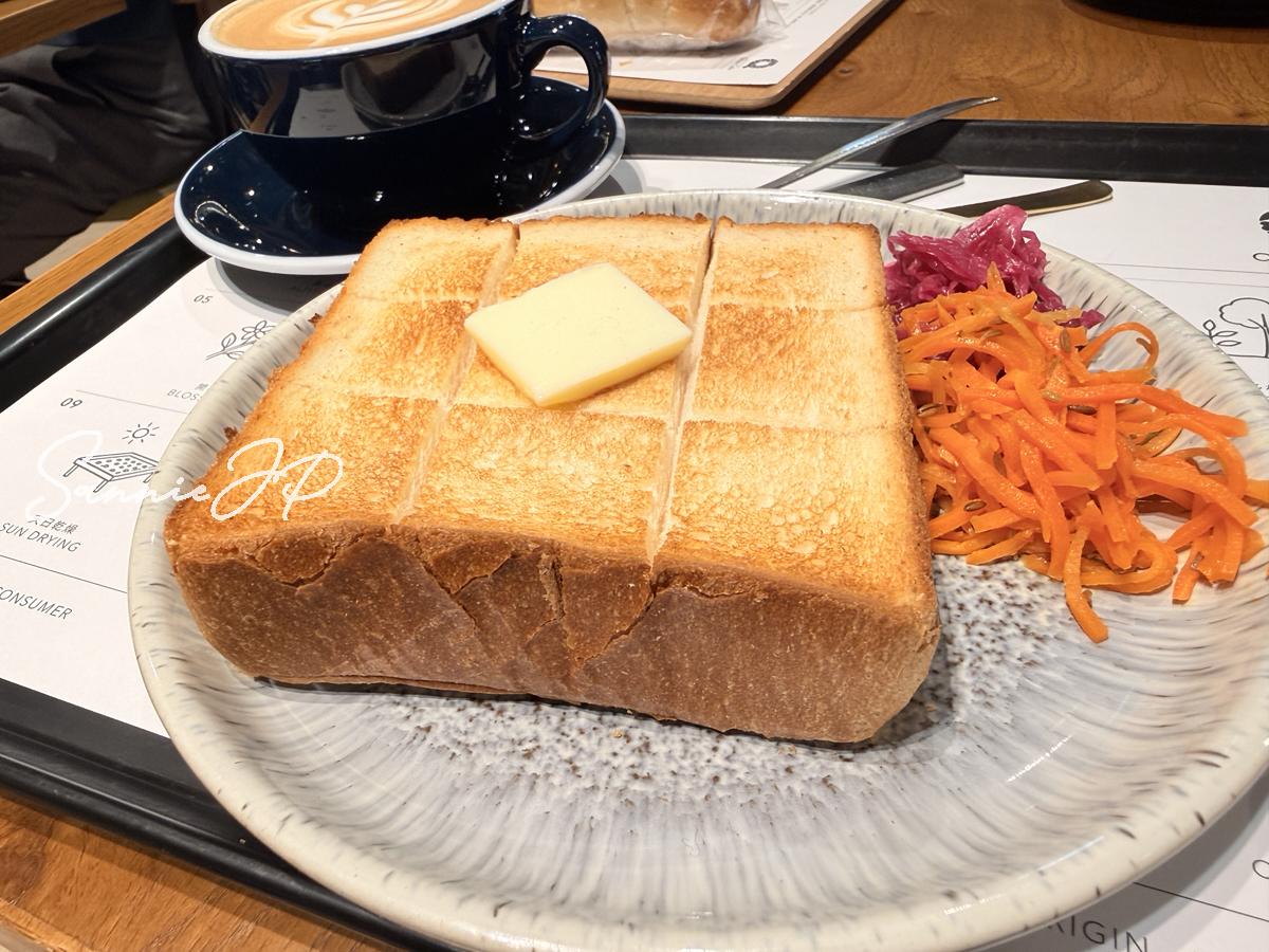 Nakanoshima Qross Cafeのトースト